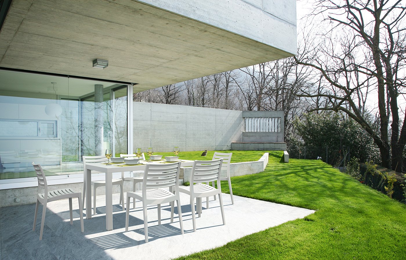 Remo Indoor / Outdoor Dining Chair - White