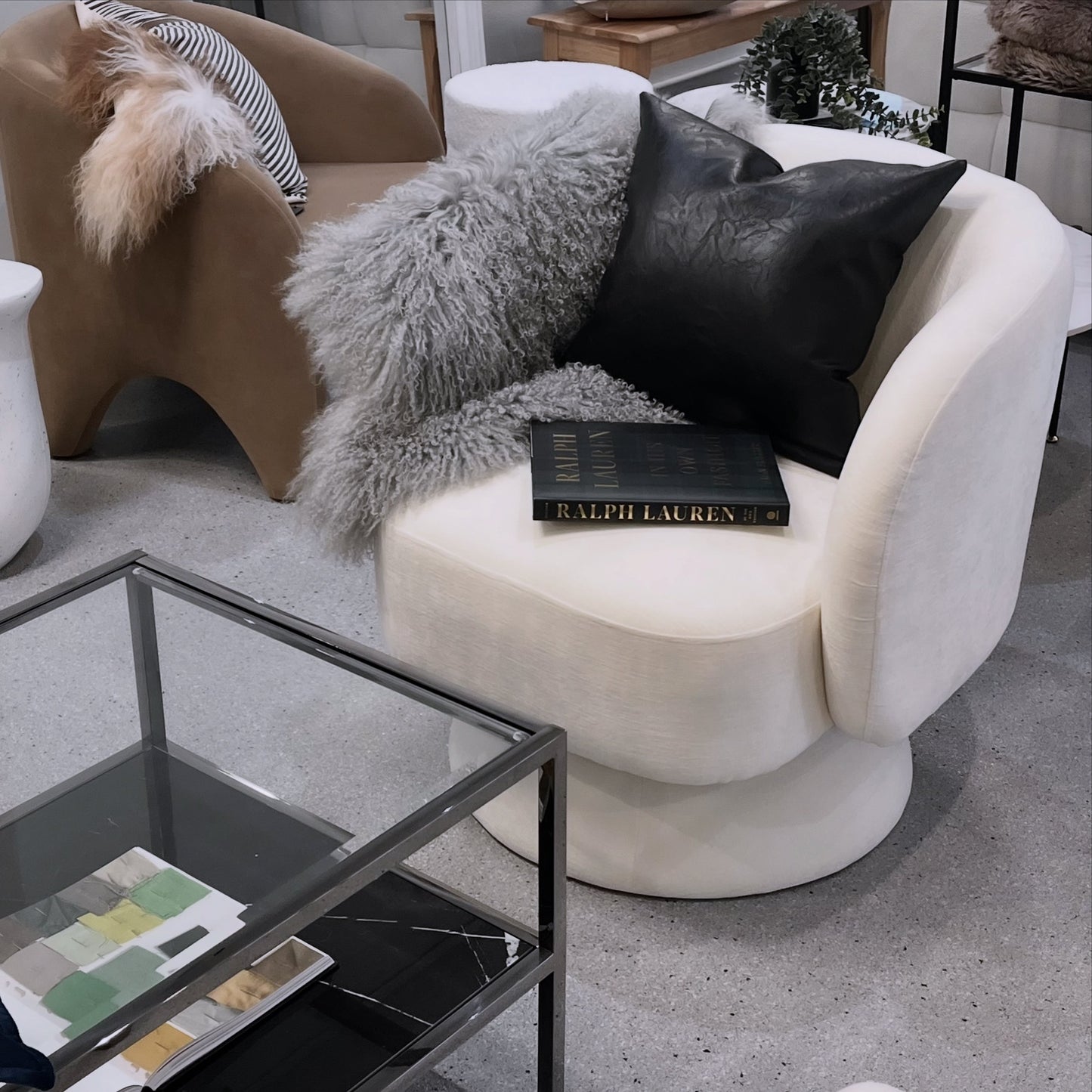Interior Ave - Celine Swivel Armchair – Chenille Pearl White